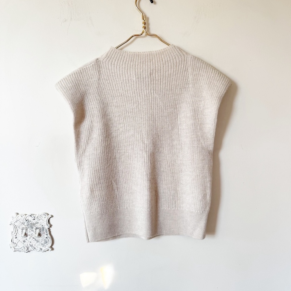 NWOT Aritzia Babaton Hazlitt Cream Ribbed Wool Sweater Vest L - Picture 8 of 10